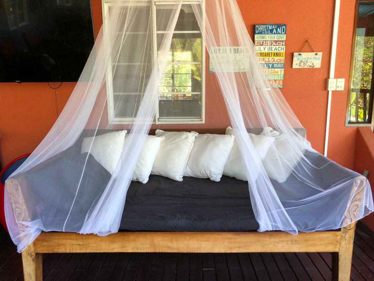 Island Time Guest Room Flying Fish Cove Exteriör bild